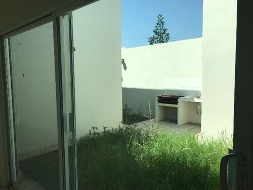 Imagen 4 de 12 de Casa Sola En Venta Fracc. Residencial Caletto