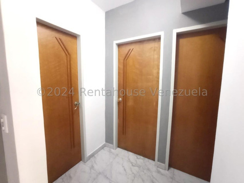Juan Carlos González. Renta House Carabobo Vende Apto. Res. Titanium Urb. La Trigaleña Parte Alta Valencia Mls #24-19985 Rah/jcg.