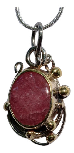 Dije Con Rodocrosita En Alpaca Y Latón, Pogo Artesanías Rosa. Dorado. Plateado