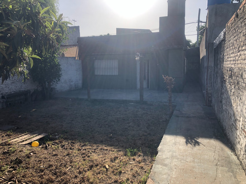 Oportunidad Casa 3 Amb En Caseros, Bs As Con Renta