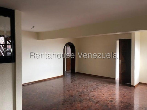 Se Vende Penthouse Dúplex En La Urb. La Candelaria.