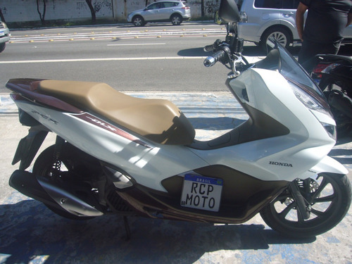 Imagem 15 de 17 de Honda Pcx 150 Dlx Branca Abs Smartkey 2021 Troca Financia