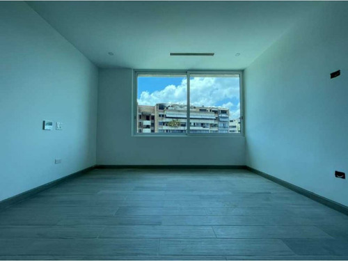 Se Alquila Apartamento.650m/6h/7b/4p. Los Chorros.