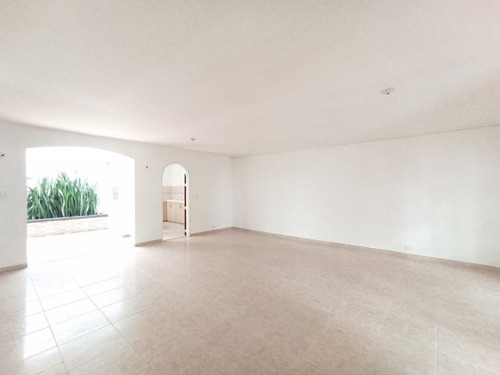 Imagen 8 de 17 de Casa En Arriendo En Cali San Fernando. Cod 58107