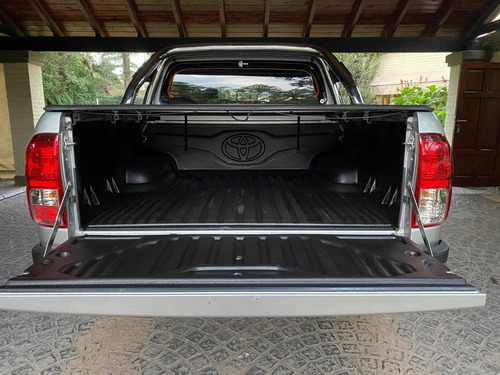 Toyota Hilux 2.8 Cd Srv 177cv 4x4 At 2017