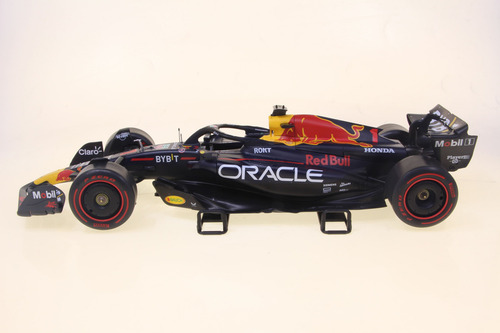Automodelismo Red Bull Rb19 Em 1:18 Com 10 Peças Para Montar