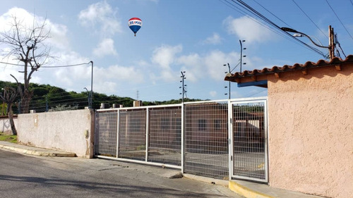 Imagen 3 de 20 de Casa En Mundo Nuevo, Los Robles, Urbanización El Portal De Los Robles, Municipio Maneiro, Isla De Margarita.