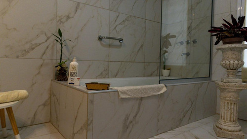 Imagen 9 de 20 de Hermosa Casa Con Pileta A La Venta En Lobos