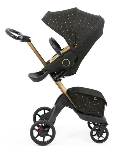 Carrinho de bebê de paseio Stokke Xplory X preto signature com chassi de cor dourado