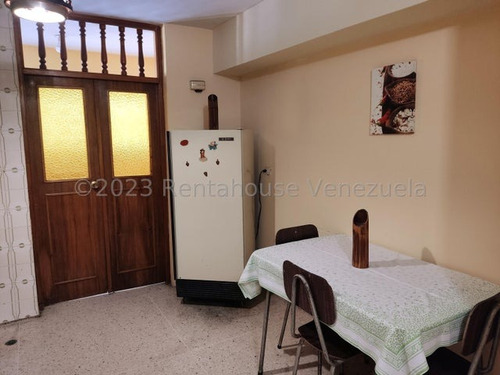 Imagen 27 de 30 de Apartamento En Venta En Av Pedro Leon Torres Barquisimeto De 125 Mts Con Una Excelente Distribución Entre 4 Habitaciones, 3 Baños, Cocina, Comedor, Sala Y Área De Balcón Gabriela C.