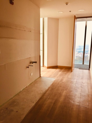 Oficina Acondicionada De 136m2 En Edificio Corporativo Lomas Altas