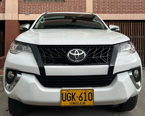Toyota Fortuner 2.7 At