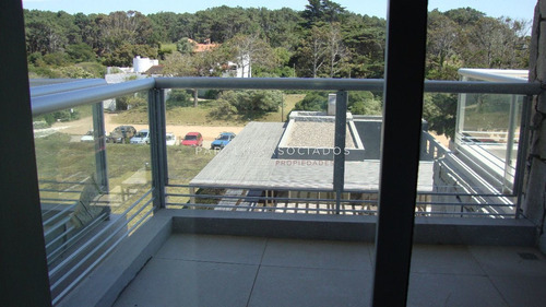Imagen 26 de 29 de Venta De Apartamento De 3 Dormitorios En Playa Brava.