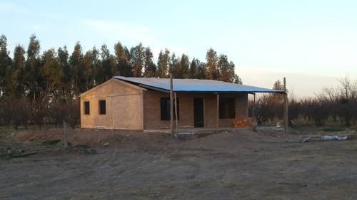 Importante Terreno Con Casa Nueva, En San Rafael Mendoza.