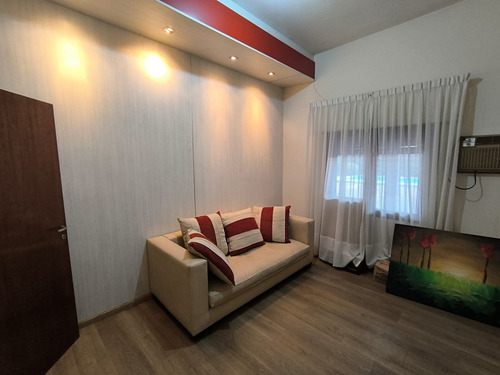 Alto Alberdi - Casa En Venta - 5 Dormitorios