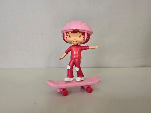 Muñeca Frutillita Con Patineta (Usado)