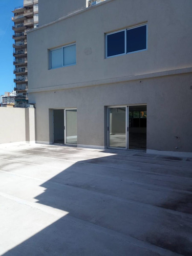 Alquiler De Oficina 120m² Ramos Mejia Con Patio, Excelente Ubicación