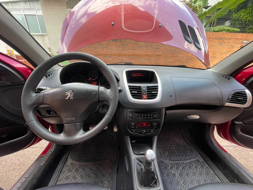 Peugeot 207 Compact 2011