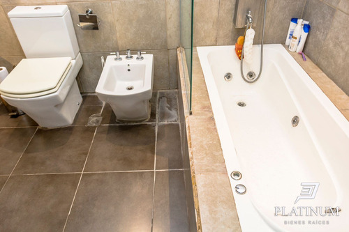 Venta Casa 3 Dormitorios Centro Con Cochera
