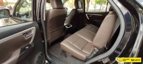 Toyota Fortuner Dubai-automática