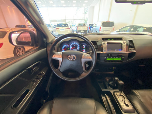 Toyota Hilux SW4 3.0 Srv Cuero 171cv 4x4 5at