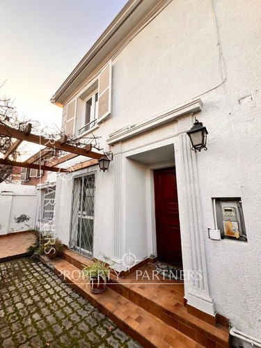Hermosa Casa En Exclusivo Barrio, Se Arrienda En Ñ...