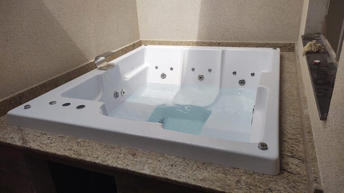 Spa Corcovado 4 Pessoas C/ Aquecedor + Cromo + Base