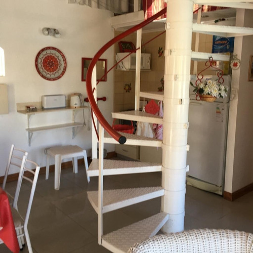 Imagen 7 de 30 de Casa En Los Reyunos (4 Personas). Ubicación Privilegiada. Vista Al Lago.