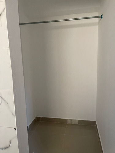 Imagen 7 de 8 de Vendo Apartamento En La Av. Independencia, Km 8, Urb. Miramar