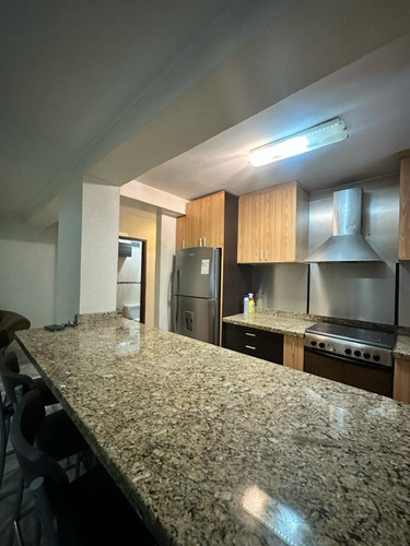 Apartamento En Alquiler, Urb. San Isidro. Ag7856
