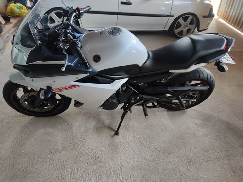 Imagem 3 de 5 de Yamaha Xj6 F