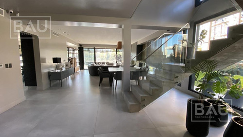 Imagen 4 de 30 de Bau Propiedades: Casa En Venta Racionalista De 4 Dormitorios Al Lago - Virazon - Nordelta.