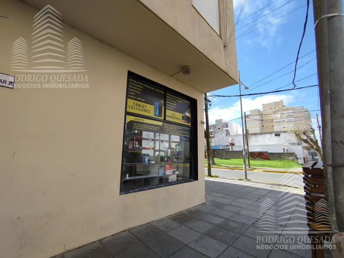 Local Comercial Sobre Chiozza