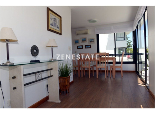 Apartamento En Brava, 3 Dormitorios