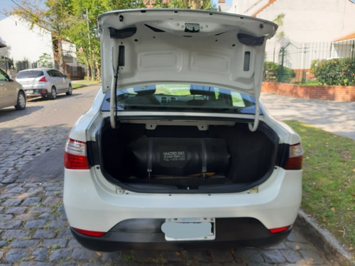 Fiat Grand Siena 1.4 Attractive 2014 Nafta/gnc