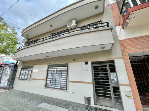 Imagen 2 de 26 de Venta De Depto 2 Amb. V. Luro C/ Lavadero Y Balcon
