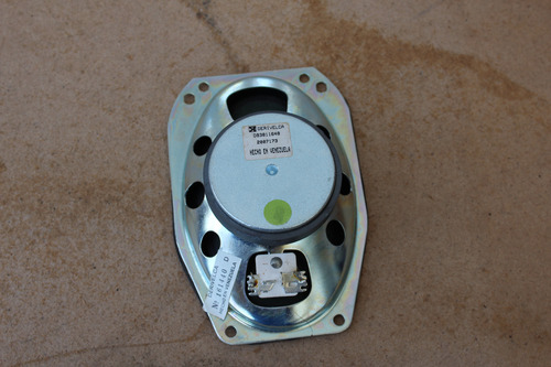 Corneta Inferior De Puerta Delantera Chevrolet Aveo-optra