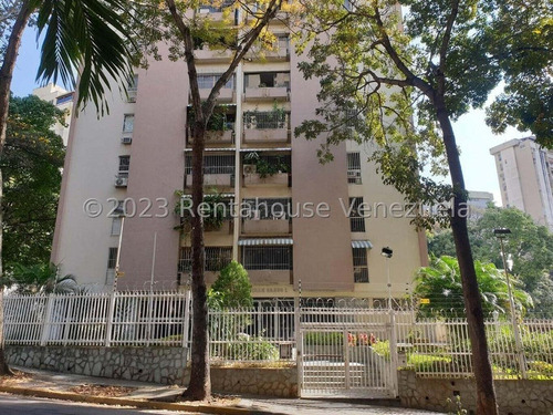 Vendo  Cómodo Y Amplio Apartamento De 121mtrs. Para Modernizar, La Urbina !!!!!  Contáctame... Excelente  Oportunidad !!!!!