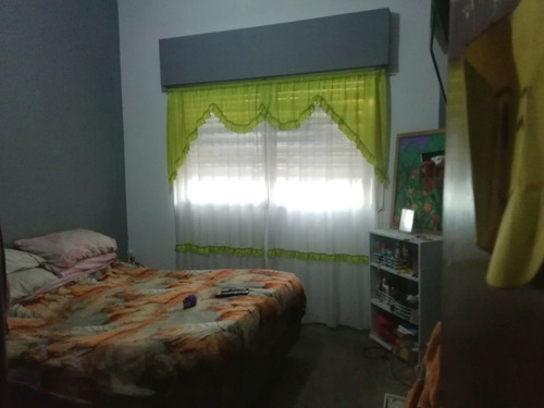 Casa De 5 Ambientes. Excelente Ubicación