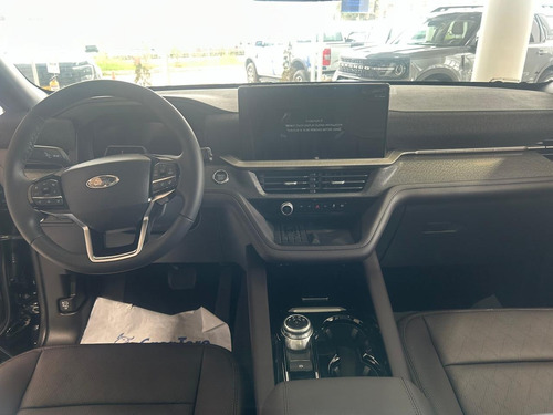 Ford Explorer Platinum 2025