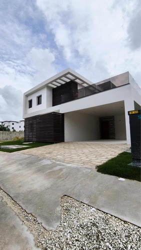 Alquilo Villa De 4 Habitaciones Más Servicio, Línea Blanca