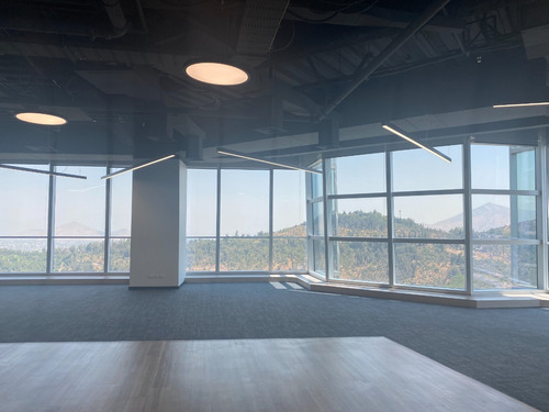 Excelente Oficina Ubicada En La Torre Costanera Providencia