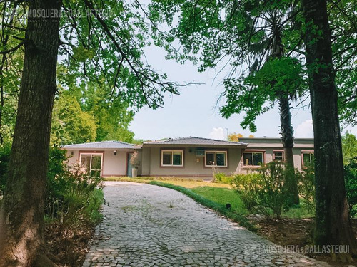 Casa En Venta En Pilar Village.