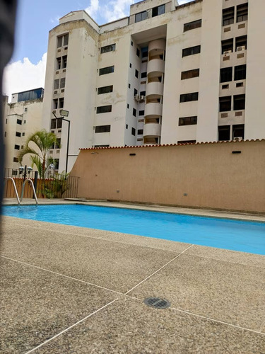 Apartamento Ubicado En El Parral Royal Palace. Valencia. Solo Clientes. Bc