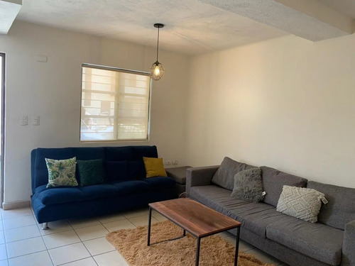 Casa Con Excelente Ubicación Y Mantenimiento Arf