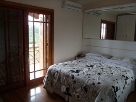 Casa Em Vila Nova Com 3 Dormitórios - Mi8525
