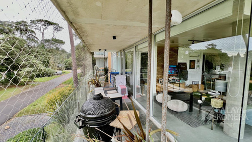 Venta: 2 Dormitorios Edificio P18 Playa Mansa Punta Del Este