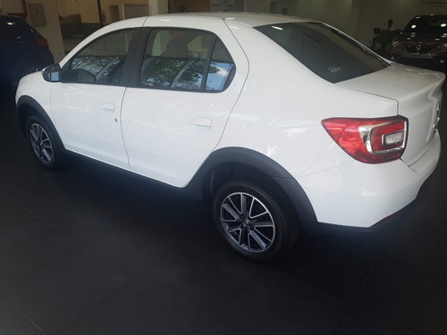 Imagen 14 de 15 de Autos Y Camionetas Renault Logan Toyota Etios Corsa Punto E