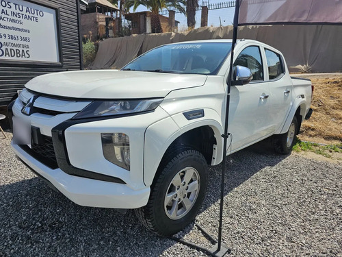 Mitsubishi L200 2.4 Td Katana Cr Mt 4x2 Diesel 2022