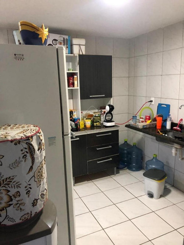 Imagem 7 de 10 de Apartamentos - Ref: V812